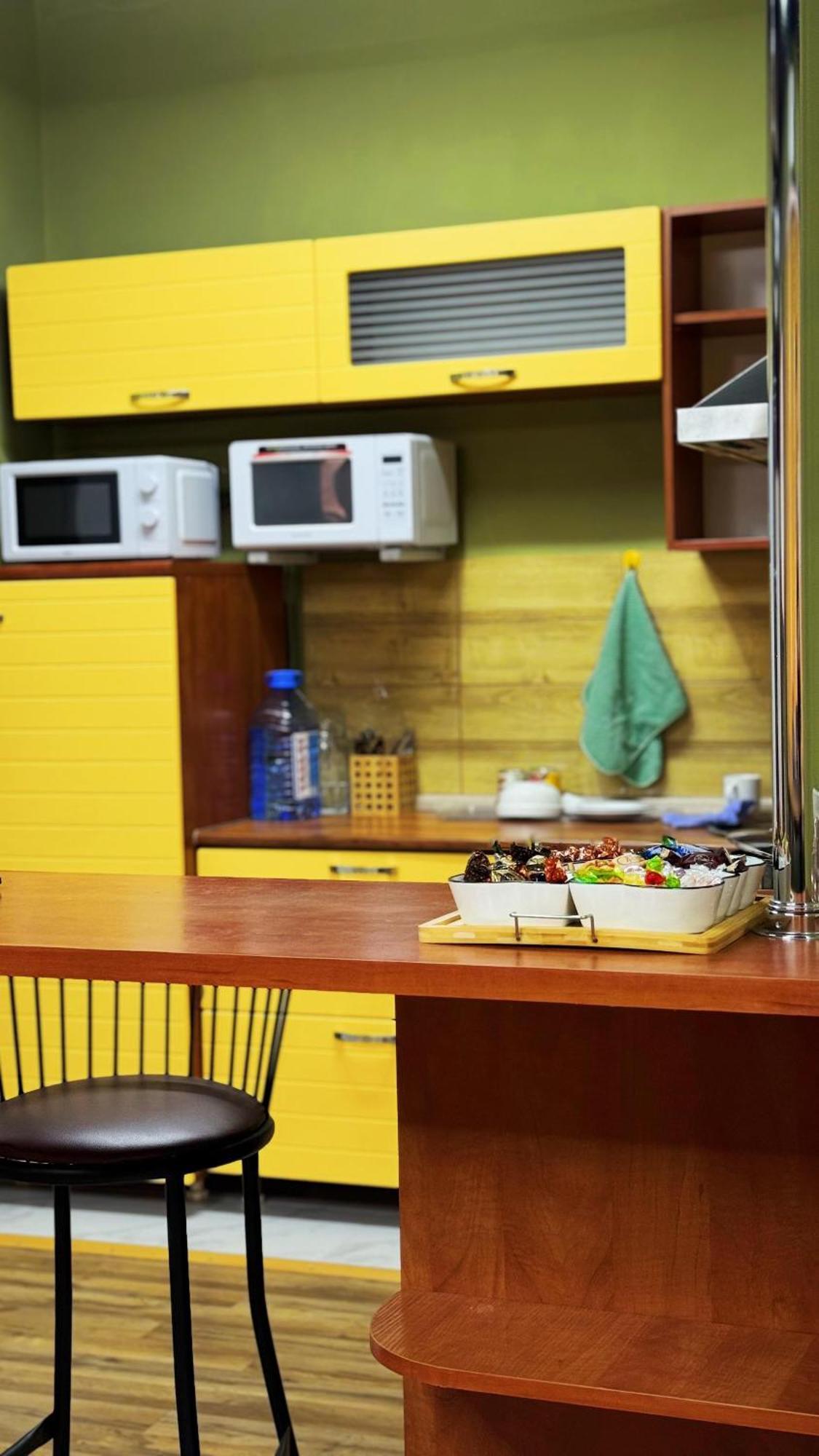 Hostel Kochevnik Capsule Hotel アルマトイ エクステリア 写真