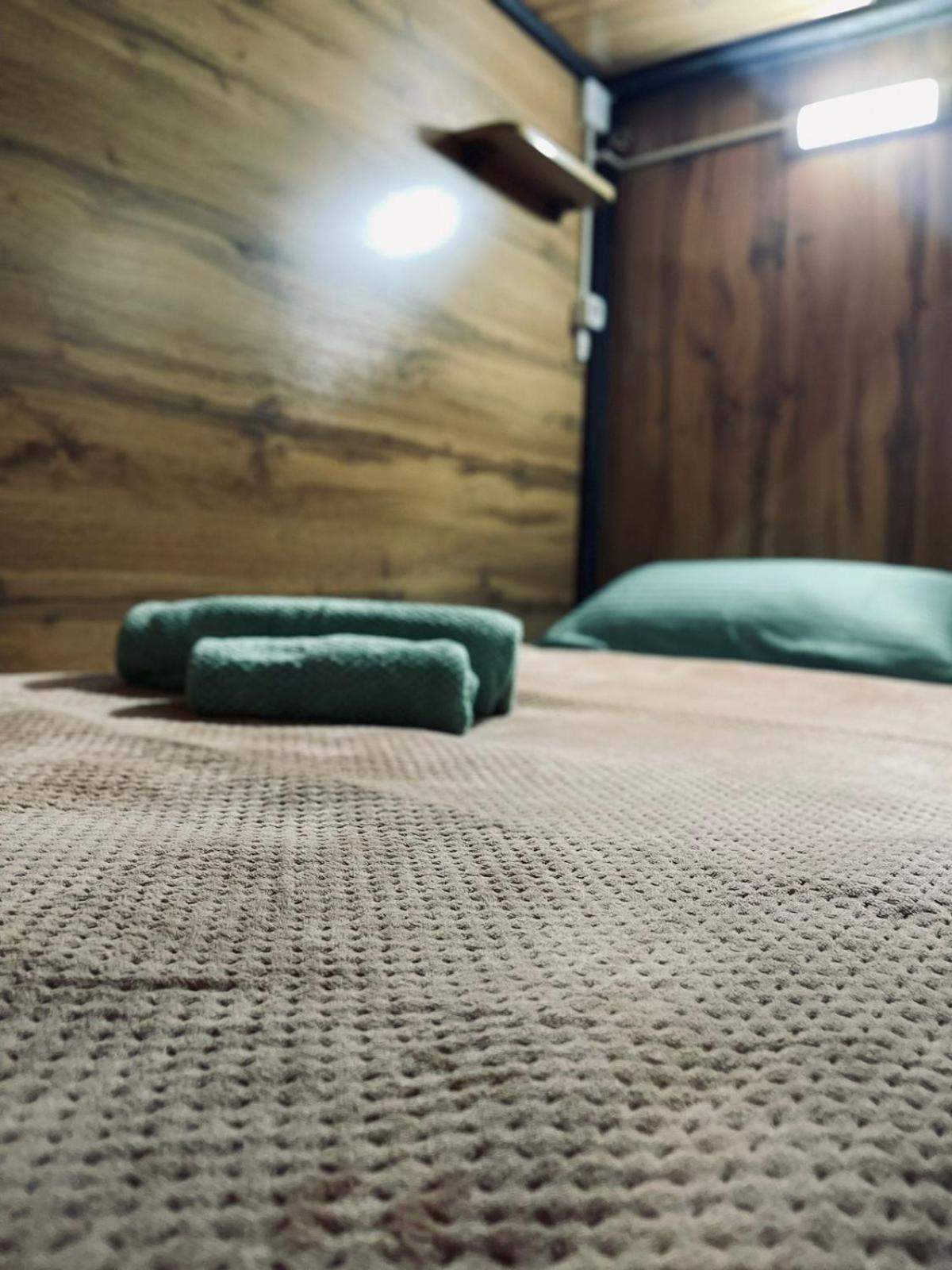 Hostel Kochevnik Capsule Hotel アルマトイ エクステリア 写真