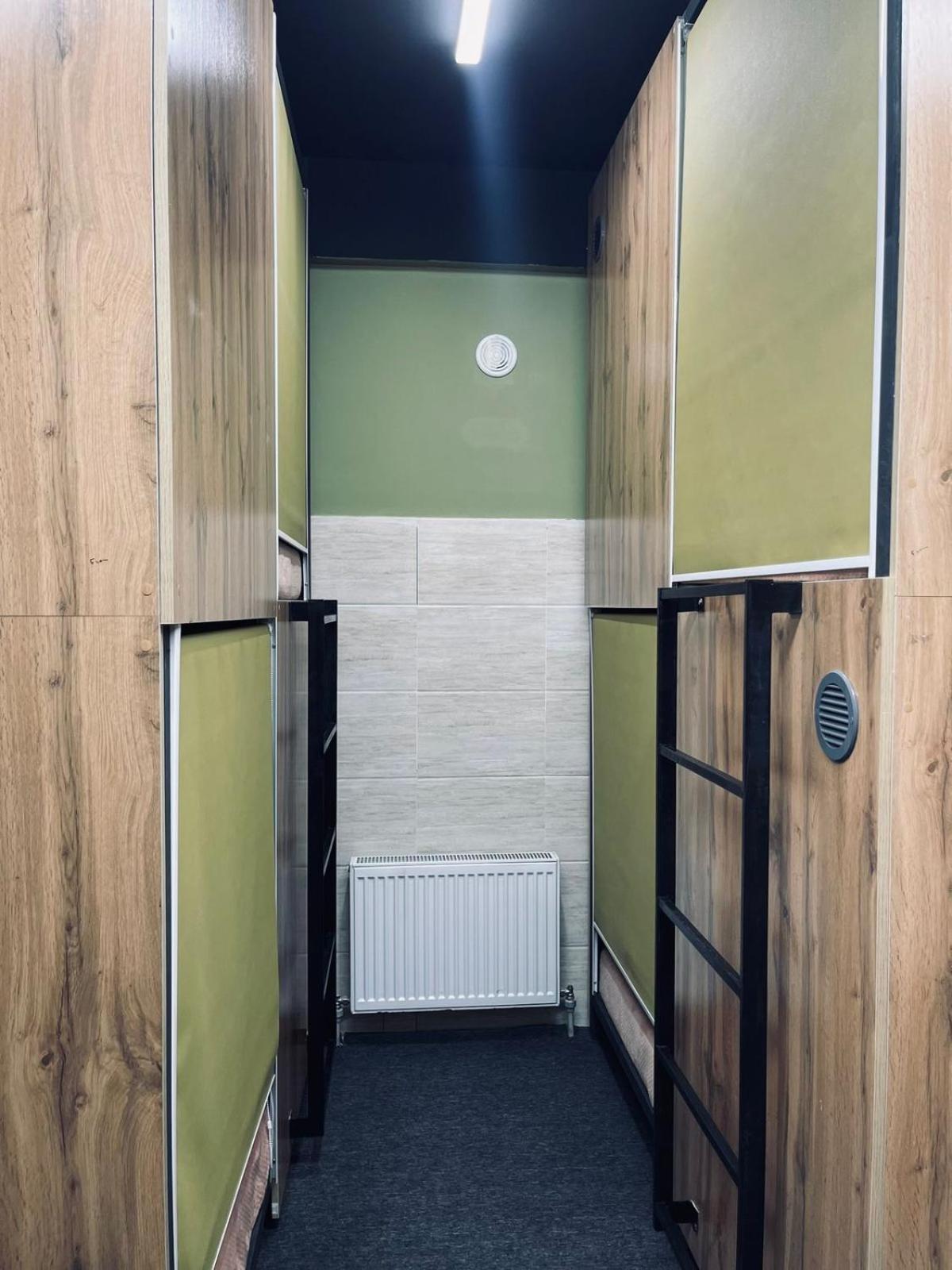 Hostel Kochevnik Capsule Hotel アルマトイ エクステリア 写真