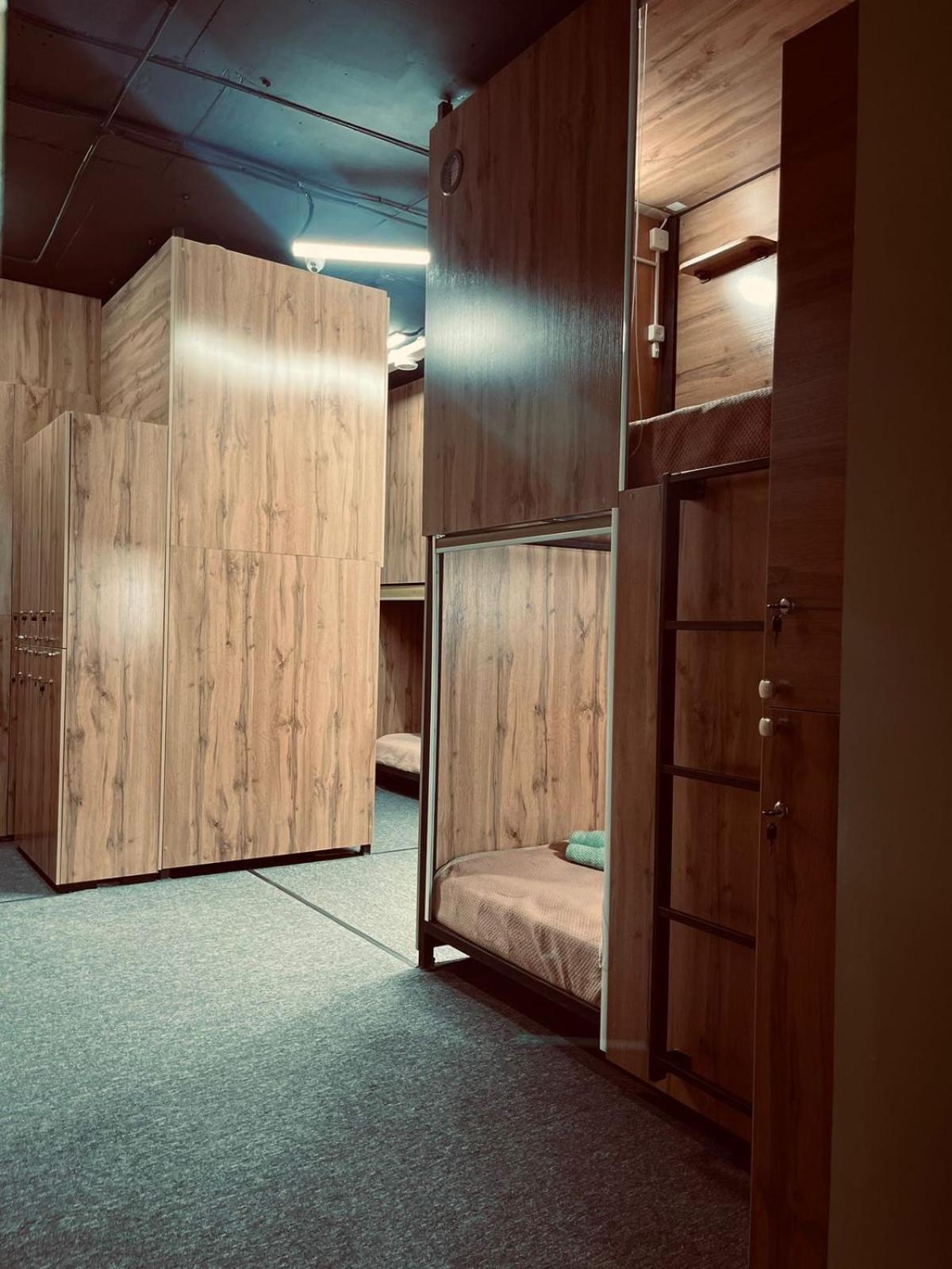 Hostel Kochevnik Capsule Hotel アルマトイ エクステリア 写真