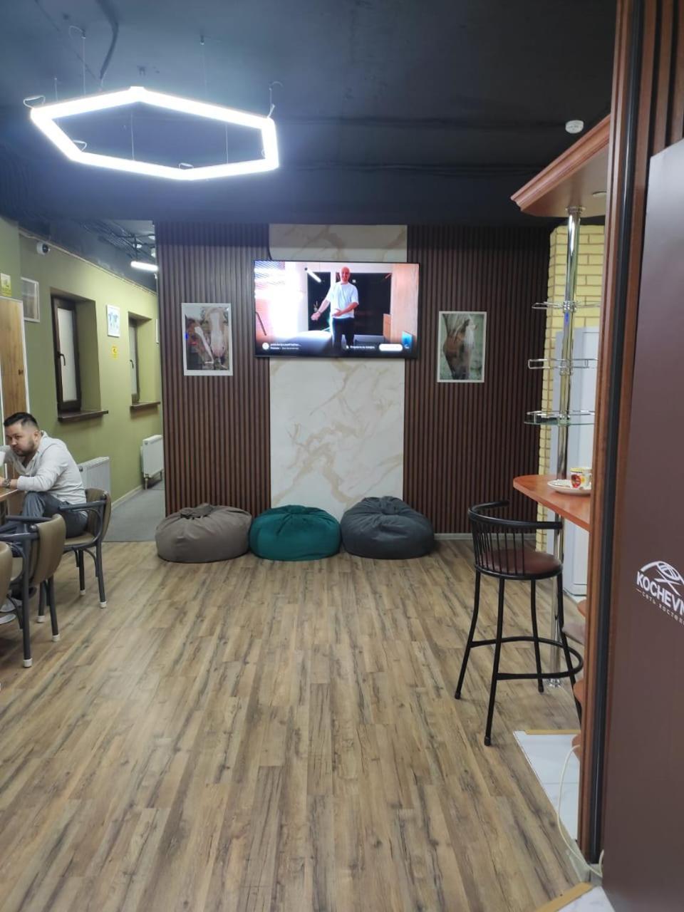 Hostel Kochevnik Capsule Hotel アルマトイ エクステリア 写真